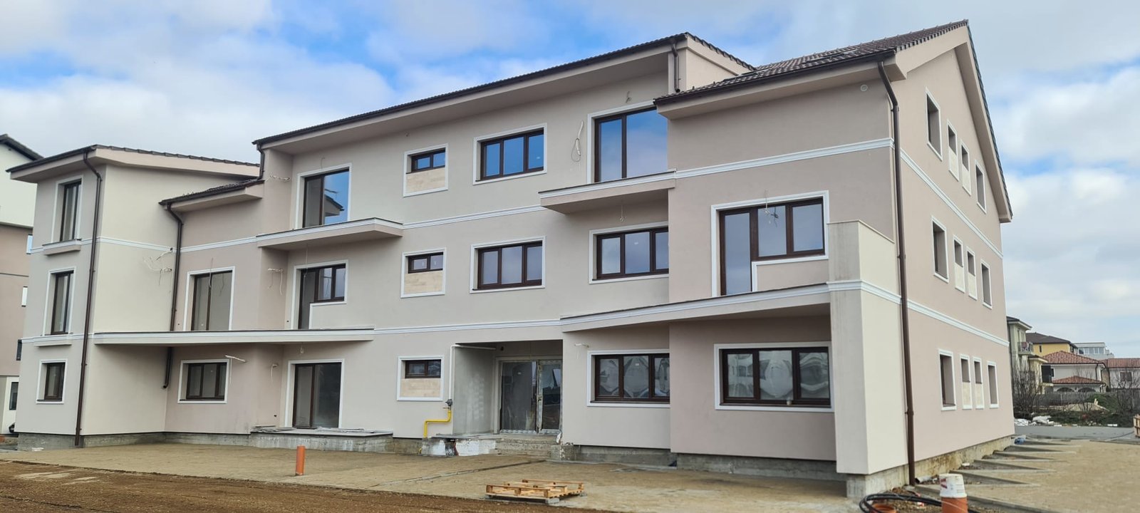 HAUSEKONCEPT CONSTRUCT — Proiect rezidențial în Giroc — 18 apartamente